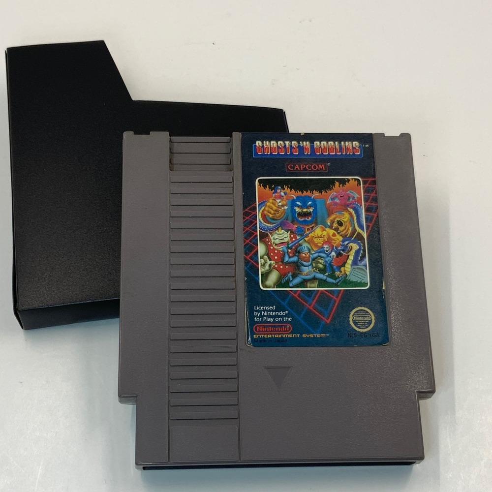 Ghosts 'N Goblins Nintendo NES Capcom Video Game Cartridge NES-GG-USA 3-Screw